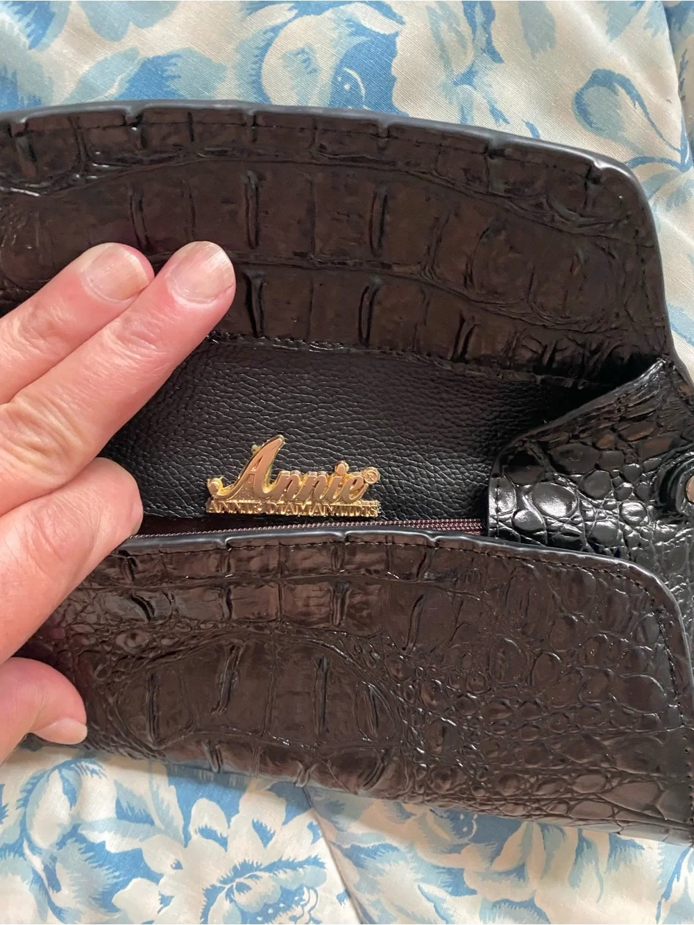 Annie Handbag Black Croc-Embossed Leather Clutch - Women Bags